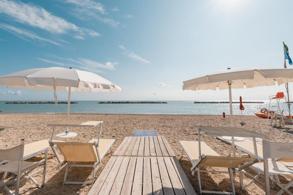 Natural Village Resort Porto Potenza Picena Εξωτερικό φωτογραφία